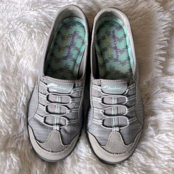 Sketchers Relaxed Fit Breathe Easy Allure Memory Foam Slip On Sneakers 9 - Picture 1 of 12